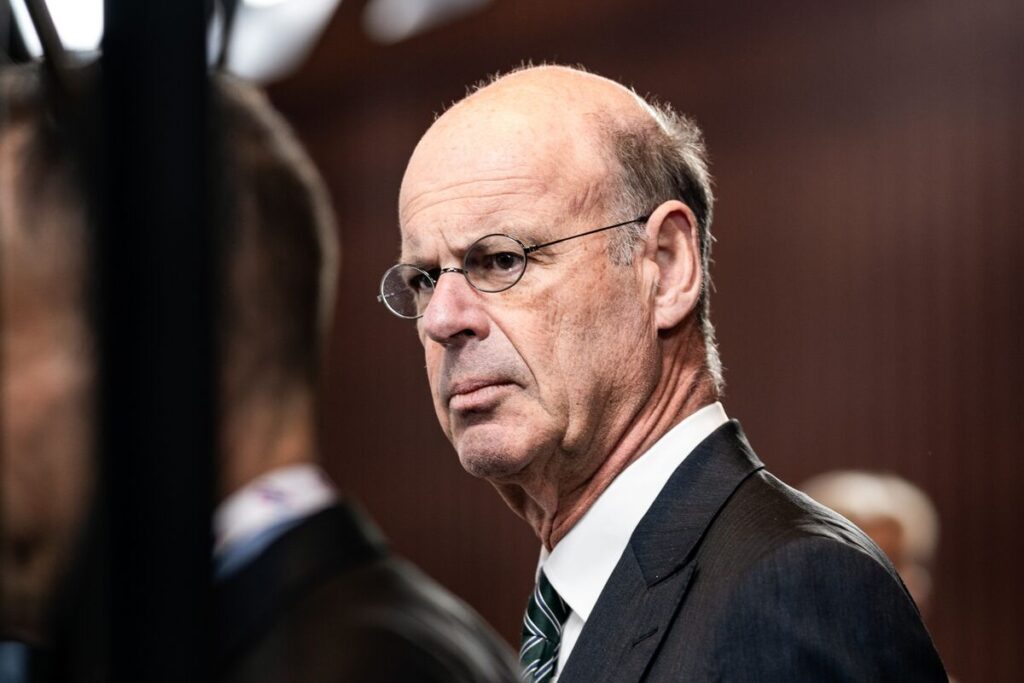 France’s Lombard Says Will ‘Improve’ Budget in Opposition Talks