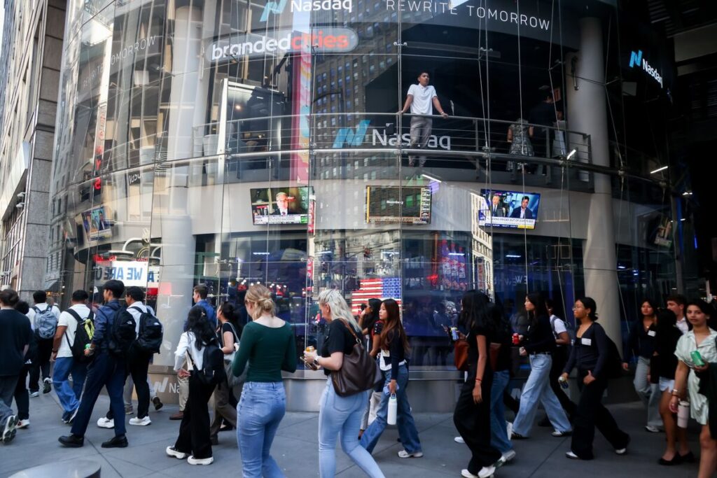 EU-US Trade Statement Held Up Over Digital Laws, FT Says