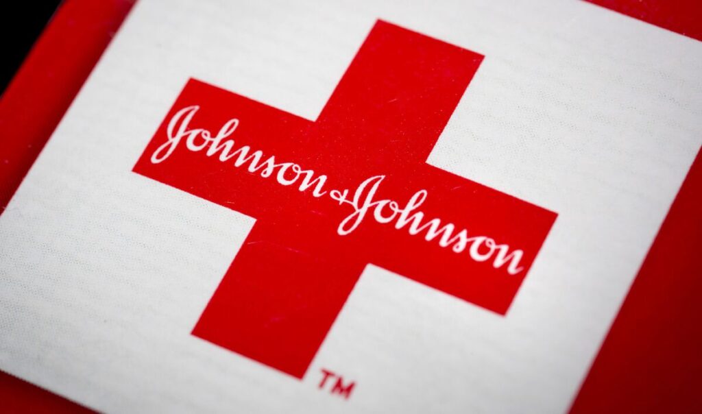 Stock Movers: Alphabet, Quantum, Johnson & Johnson (Podcast)